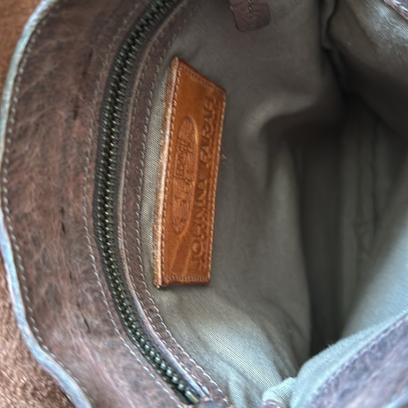 Johnny Farah brown leather cross body bag, flap closure and zippered pockets EUC - Picture 5 of 6